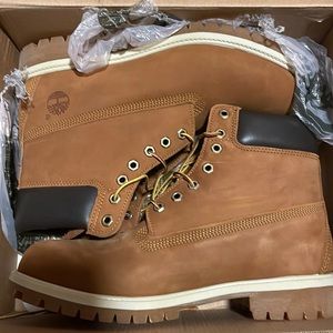 Used timberland boots color rust